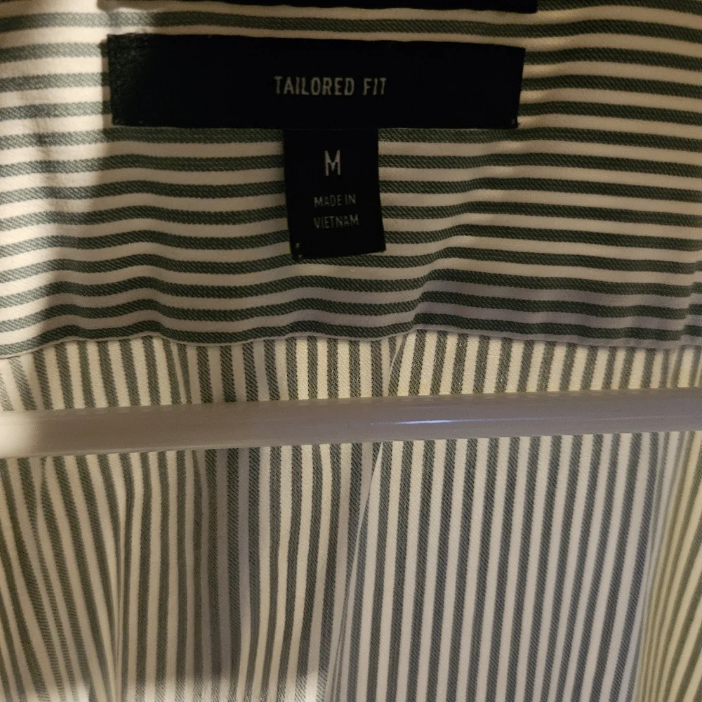 Bonobos Tech Short Sleeve - Picture 2 of 3